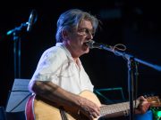 A csodásan megkomponált művek estéje – Cseh Tamás est Víg Mihály előadásában