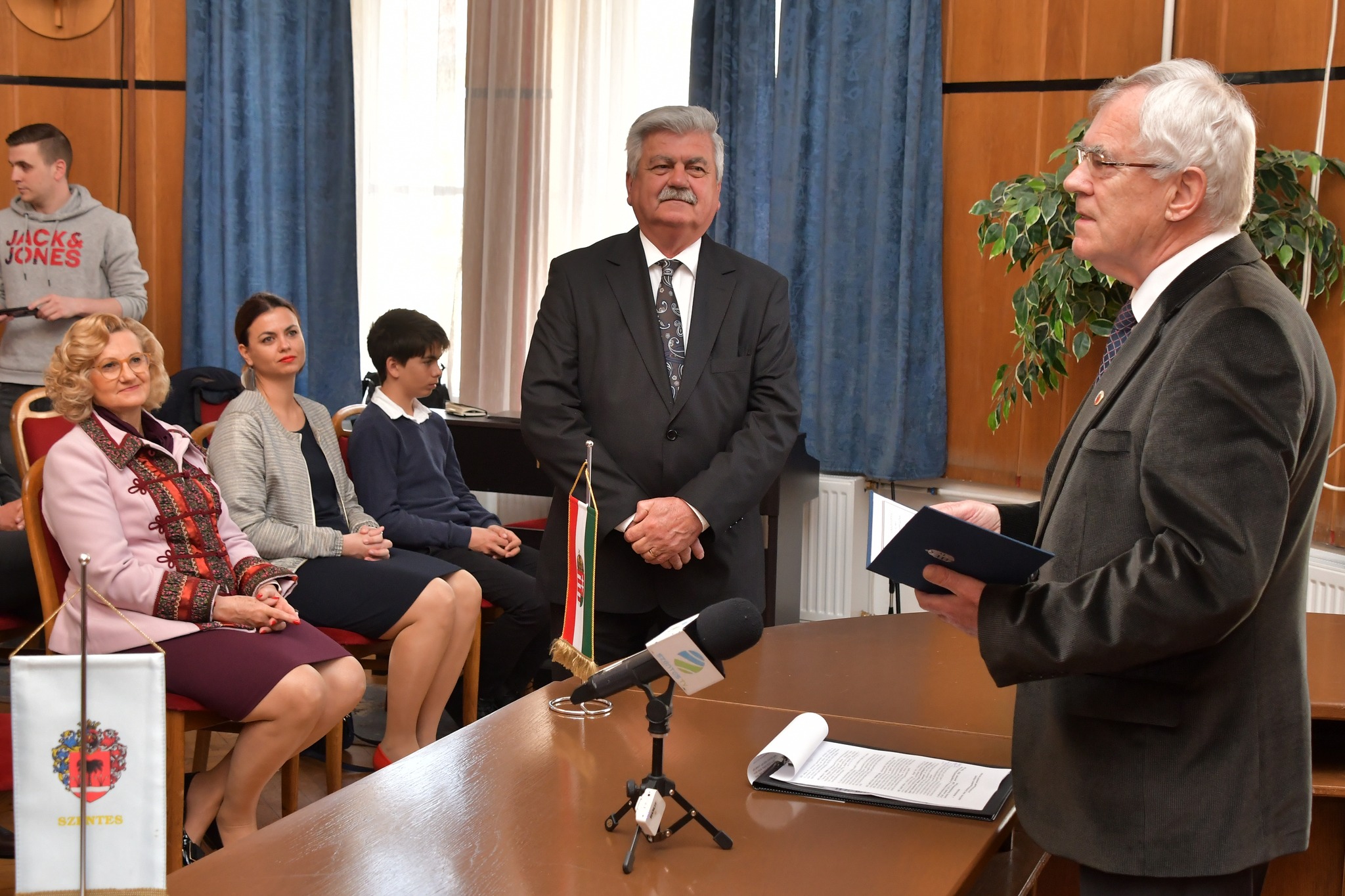 Farkas Sándor átvette mandátumát…