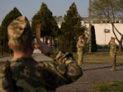 Ezredsorakozó, előléptetések és elismerések átadása kora tavaszias időben márciu…