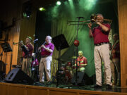 GALÉRIA Telt házas Molnár Dixieland Band koncert a Hangversenyközpontban. fotók…