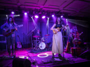 GALÉRIA Sin Seekas, Szeder, Muzsik és Volkova Vecseri Ferenc fotói #ZeneVilágZen…