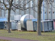 Megérkeztek az első elemek a légtartásos sátorhoz…