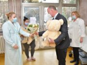 A város vezetése köszöntötte az újév első babáit…