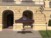 Készül a Kossuth téren a Kossuth Rádió stábja……..