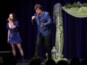 Szenes Iván slágereivel köszöntötték a hölgyeket…