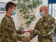 Előléptetés a vezetői értekezleten…