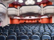 Nézzen be a megújult színházba!…