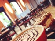 Üzemeltetőt keresnek a Petőfi Caféba és a színház büféjébe…