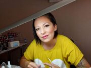 Trendi: Hópelyhes, csillogó körmök karácsonyra…