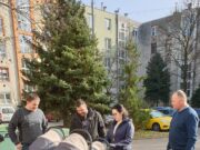 Hódmezővásárhelyre, a Király családhoz került a szentesi hármas ikrek babakocsij…