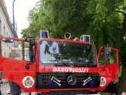 A Városháza előtt várja a gyerekeket a tűzoltó autó is!…