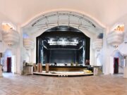 Elindult a színház felfűtése…