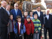 Felavatták a Lőrincz Márton téren az Olimpiai tölgyek mellett az Olimpiai Bajnok…