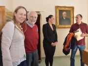 Ajándékot kapott a könyvtárunk Dr. Peter Rotschildtől. Képeket és imakönyvet hoz…