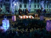 Meggyújtották a második adventi gyertyát a Kossuth téren…