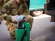 Újabb közoktatási intézményt fertőtlenítettek alakulatunk katonái Szegeden márci…