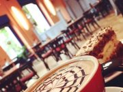 Üzemeltetőt keresnek a Petfőfi Caféba és a színház büféjébe…