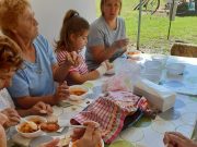 Lecsófesztivállal kapcsolták össze Lapistón a régi kultúrház újra festését…