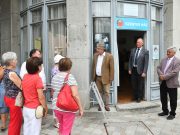 Kígyózó sor a színházbérletekért…