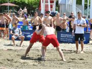 Közel kétszázan birkóztak a strandon…