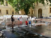 Kolléganőink épp azon fáradoznak, hogy rend és tisztaság fogadja az érkező vendé…