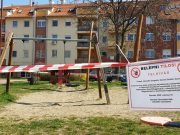 A játszótereket is lezárták Szentesen…