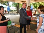 Strandbelépővel mond köszönetet a város…