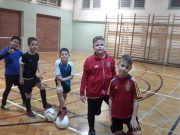 Edzésben a fiatalok………