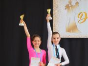 Csömörön gyűjtötték az érmeket a Szilver táncosai…