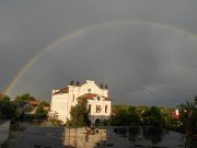 Egy mesebeli fotó a könyvtárunkról (Dávid Ferencné fotója)! Ezzel a képpel kíván…