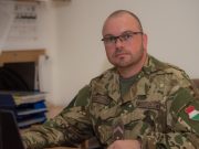 Magyarország honvédelmi minisztere a Szolgálati Érdemjel bronz fokozatát adomány…