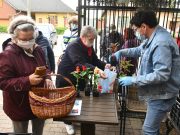 Virágot osztottak a képviselők…