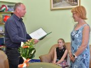 Szólláthné Sárközi Sarolta is átvette az emlékérmet…