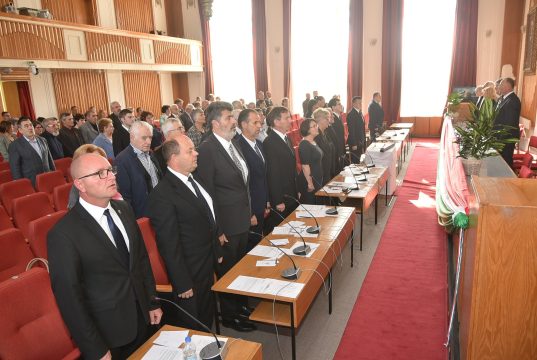 Megtartotta alakuló ülését pénteken délelőtt a szentesi képviselő-testület…