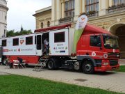 Este 6-ig a Kossuth téren várják a véradókat….