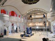 Épül-szépül a színház…