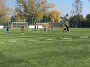 Verőfényes napsütésben a Pusztai László Sporttelep labdarúgó pályáin tíz órakor …