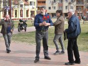 Az MSZP szegfűvel köszöntötte a nőket…