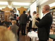 Lenyűgöző szellemi csatározás a szentesi könyvtárban- Göncz Árpád legkisebb fia …