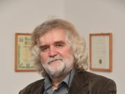 Most könyvben fújják a zenészek…