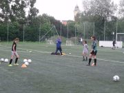 A felújított műfüves gyepszőnyeget birtokba vették ismét a játékosaink…….