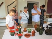 Kismesterek alkotó munkái a könyvtárban…