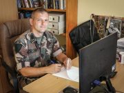 Magyarország honvédelmi minisztere a Szolgálati Érdemjel bronz fokozatát adomány…