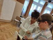 A Szentesi Művelődési Központ minden év tavaszán megrendezi az Alkotó Pedagóguso…