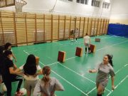 Ma az U-14-es lányok a Zsoldosban, edzőjük, Tóth László irányításával lelkesen a…