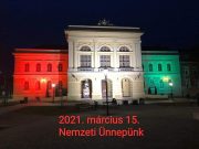 „Áldott legyen emléke a
Márciusi ifjúságnak!
Kibontották összegöngyölt
Zá…