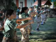 A harmadik napon a táborlakók a szokásos napindító rutin (ébresztő, testnevelés,…