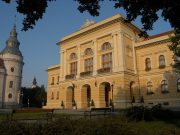 Eladó használt autót keres a Koszta József Múzeum!…