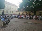 Szentes első nyári estéje közönséggel…TELTHÁZZAL…