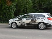 Zsuzsi hazaért a Tankcsapdás autóval…